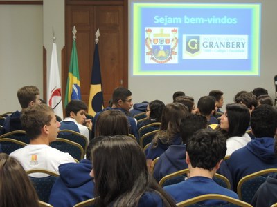 ENSINO MÉDIO PARTICIPA DE PALESTRA SOBRE ORIENTAÇÃO EDUCACIONAL ENSINO MÉDIO PARTICIPA DE PALESTRA SOBRE ORIENTAÇÃO EDUCACIONAL